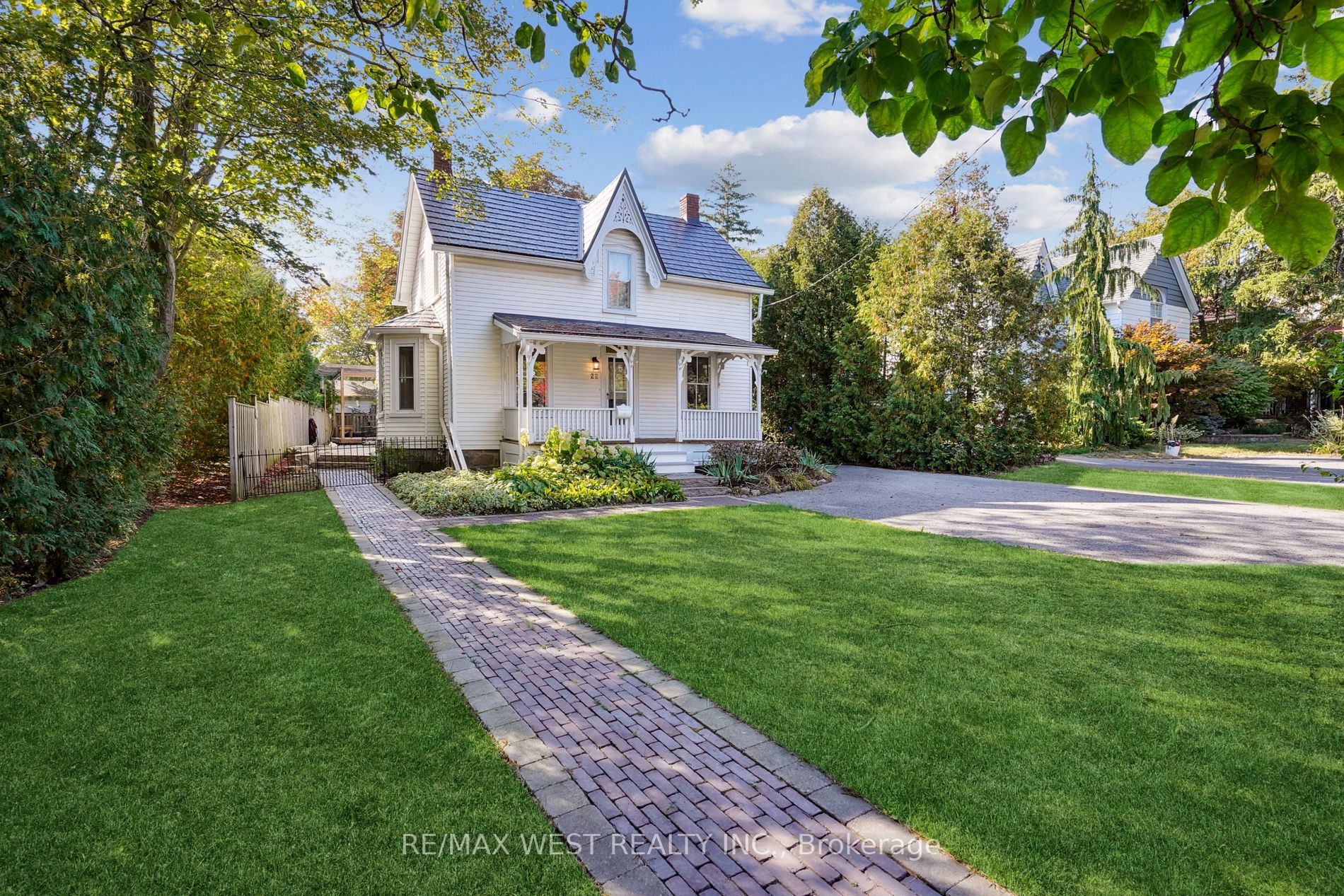 22 Church St N Property Photo 2