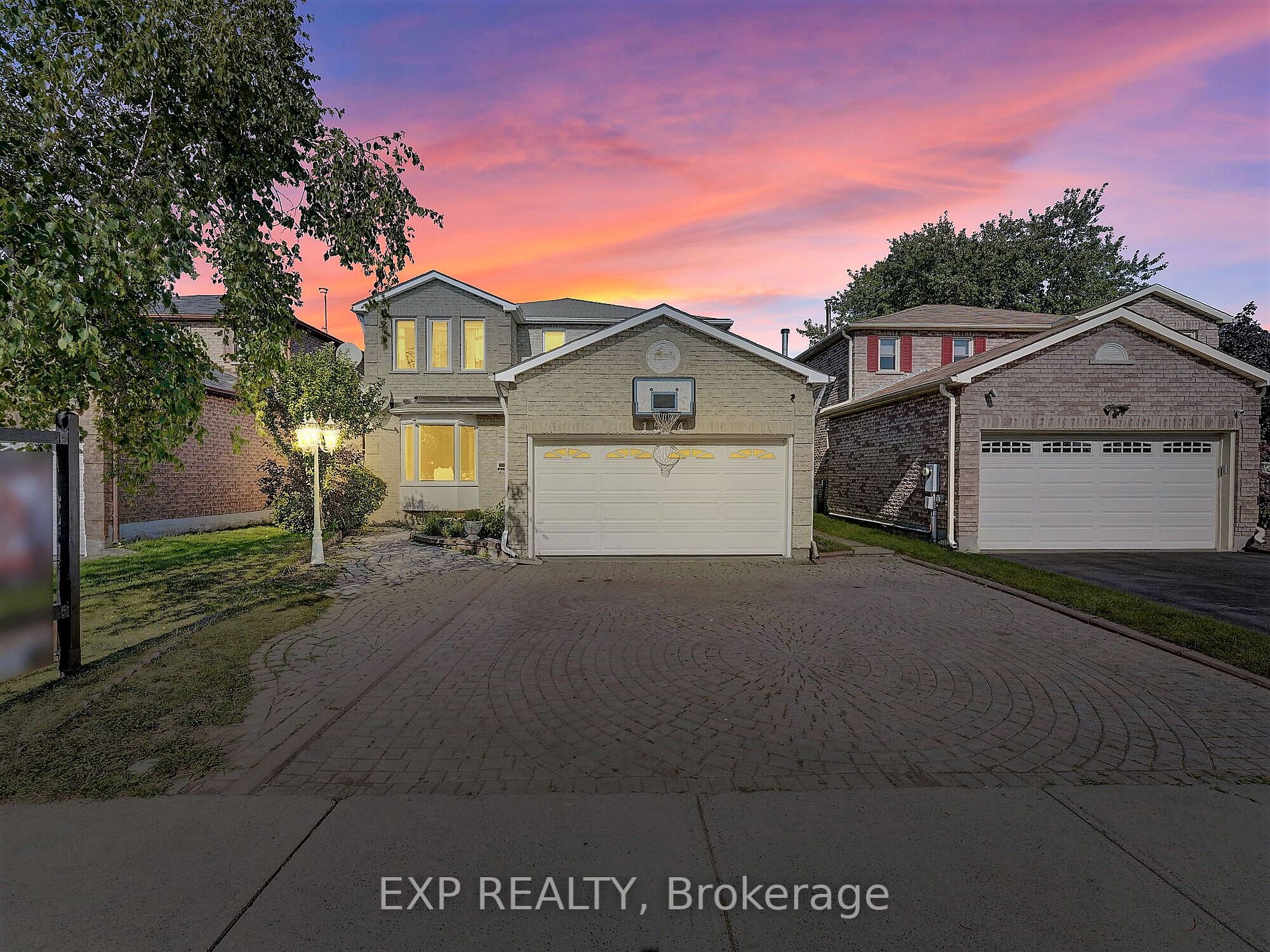1564 Somergrove Cres Property Photo 1