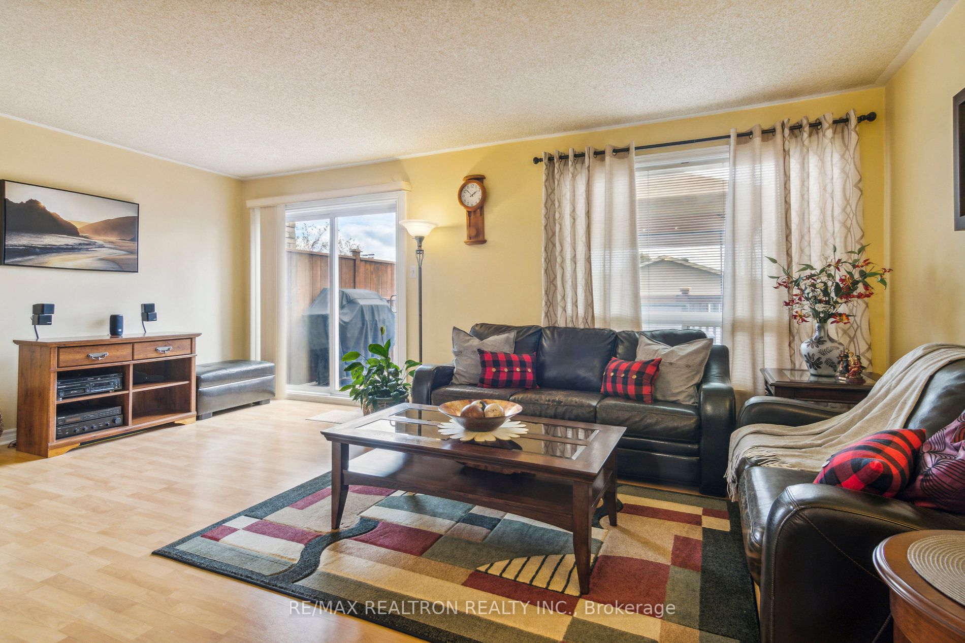 27 Newdawn Cres Property Photo 7