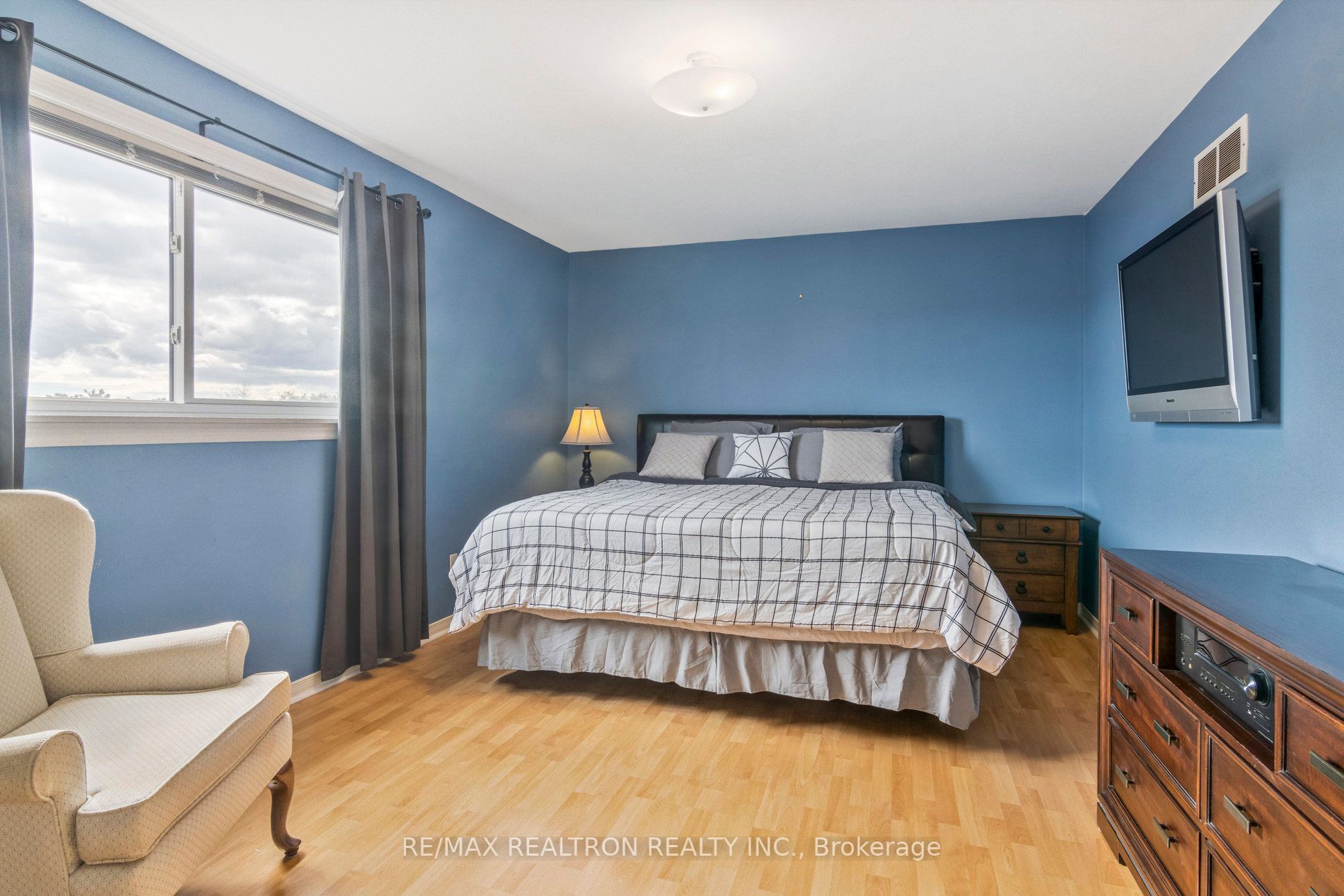 27 Newdawn Cres Property Photo 13