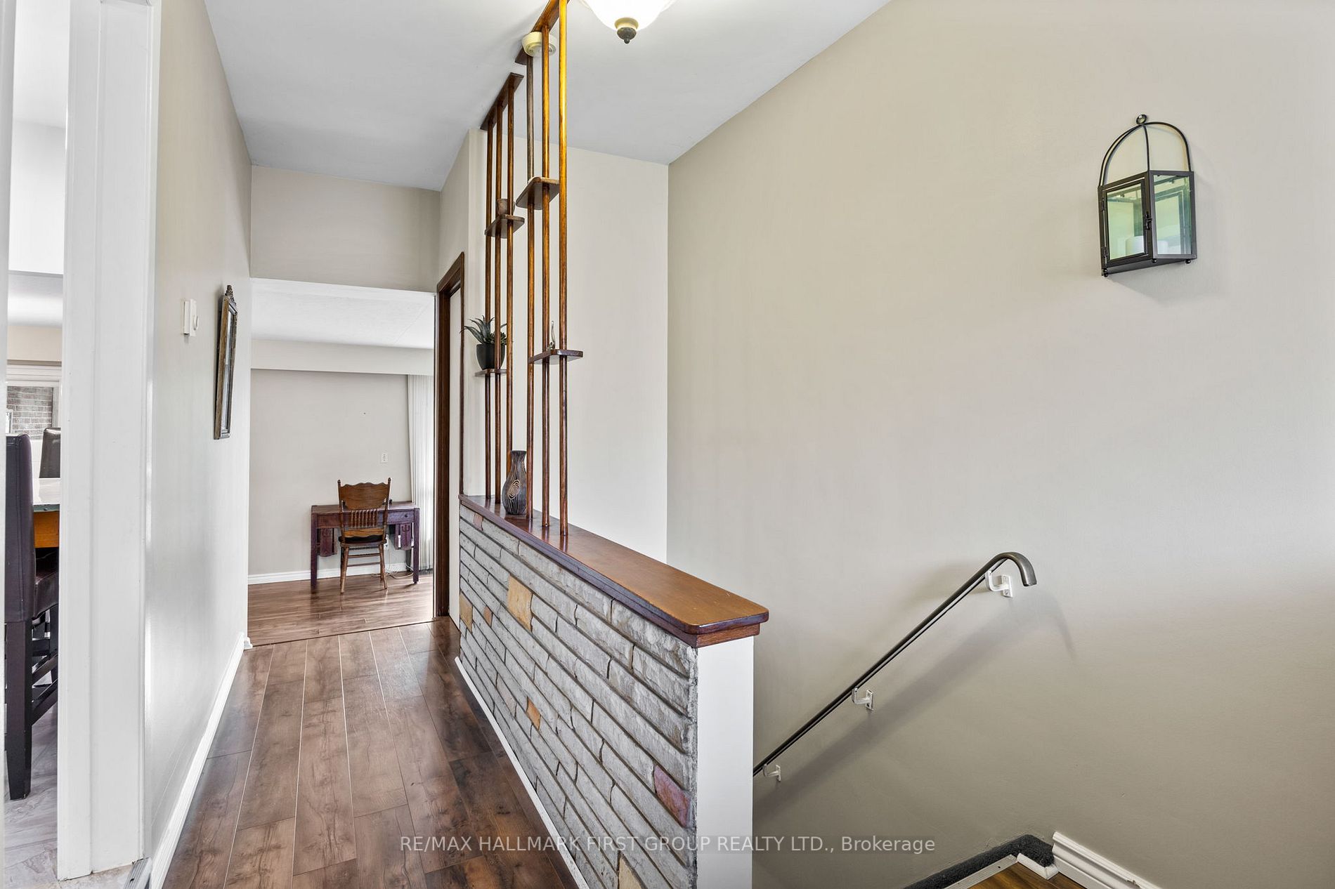 468 Elizabeth St Property Photo 6