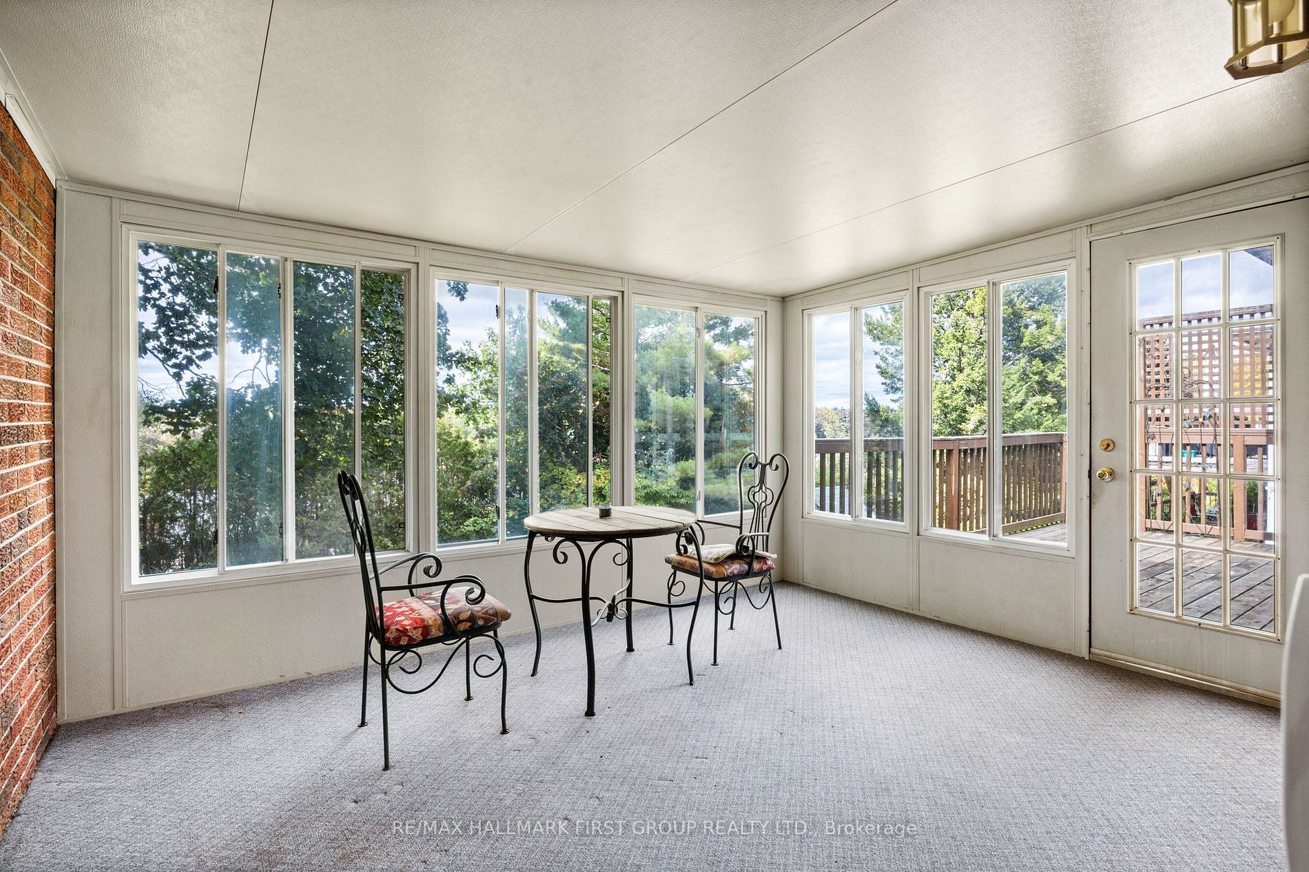 468 Elizabeth St Property Photo 12