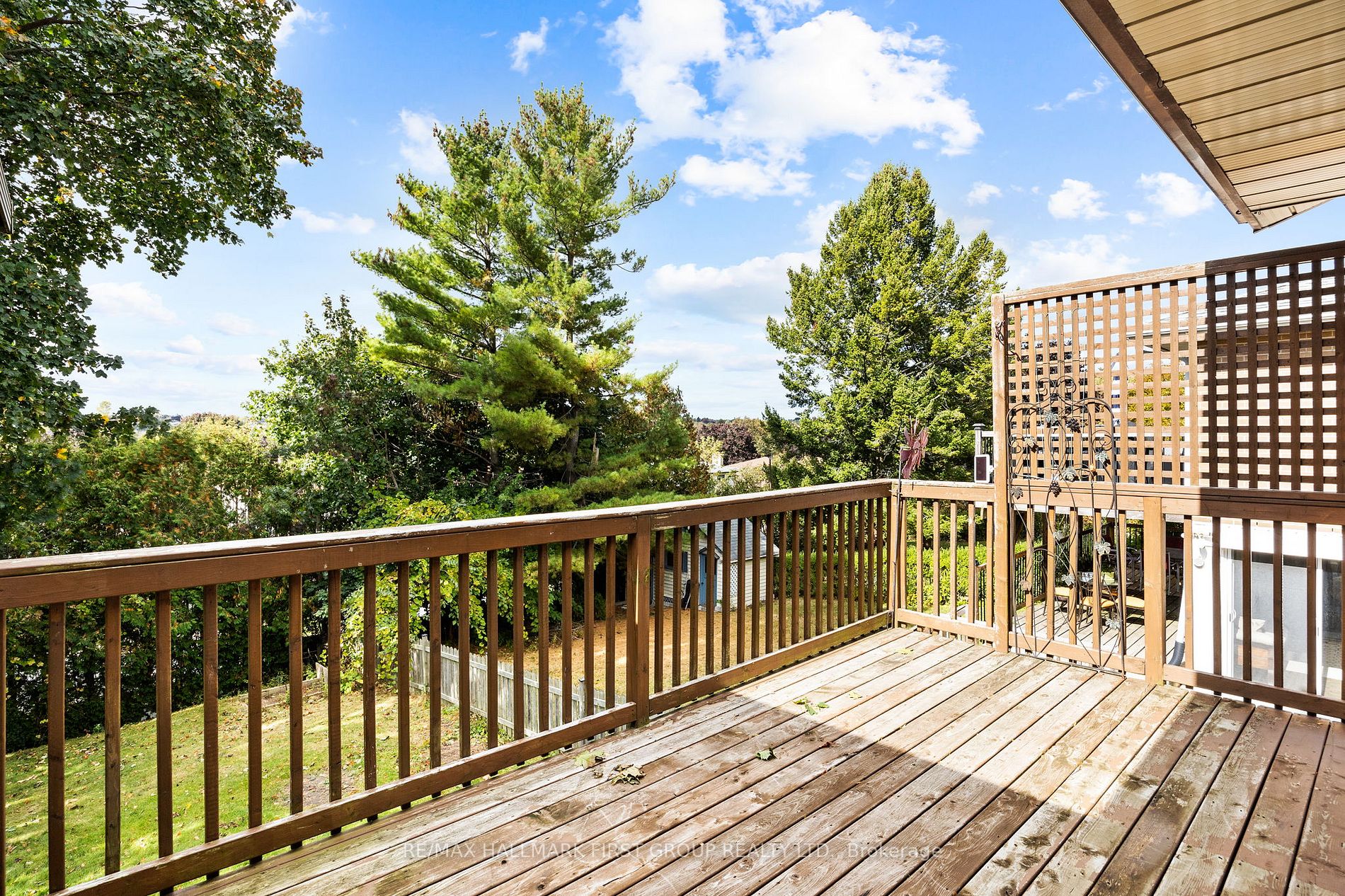 468 Elizabeth St Property Photo 14