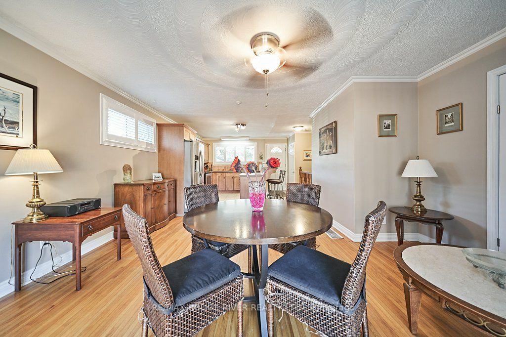 310 Palmerston Ave Property Photo 16