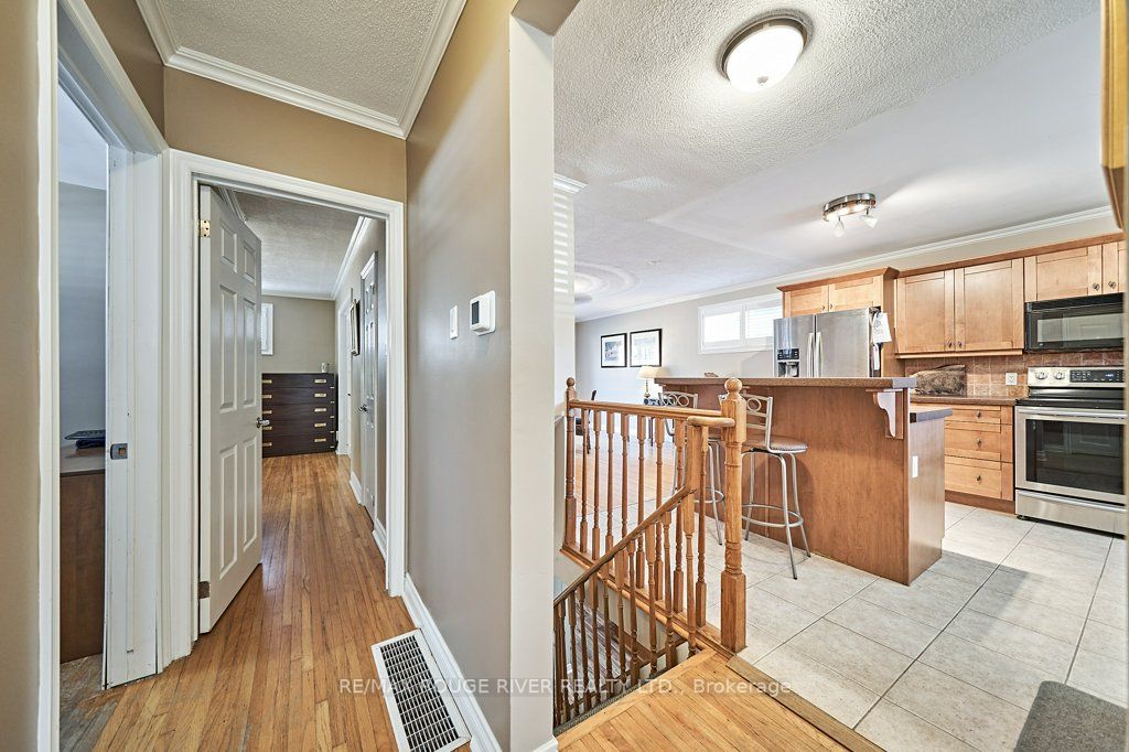 310 Palmerston Ave Property Photo 19