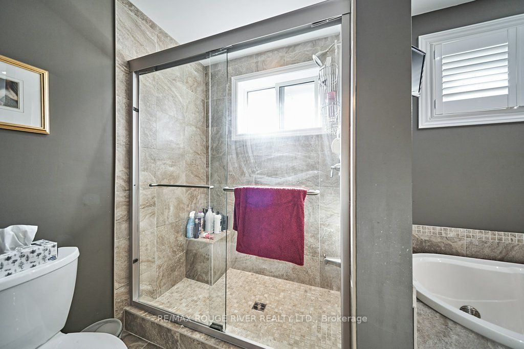 310 Palmerston Ave Property Photo 23