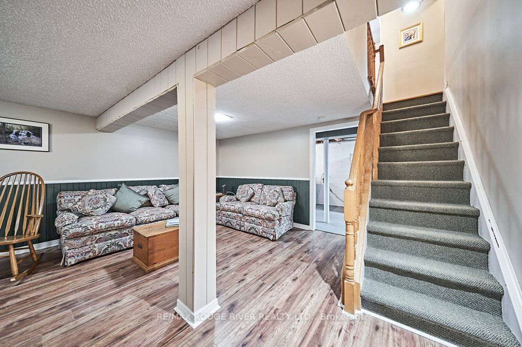 310 Palmerston Ave Property Photo 27