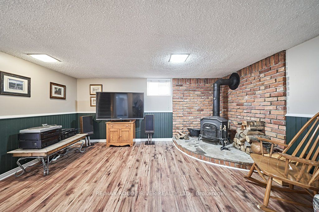 310 Palmerston Ave Property Photo 28