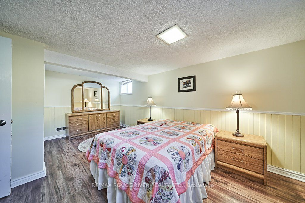 310 Palmerston Ave Property Photo 31
