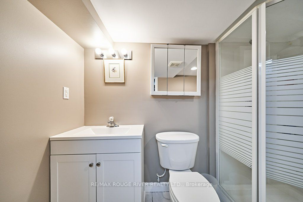 310 Palmerston Ave Property Photo 32