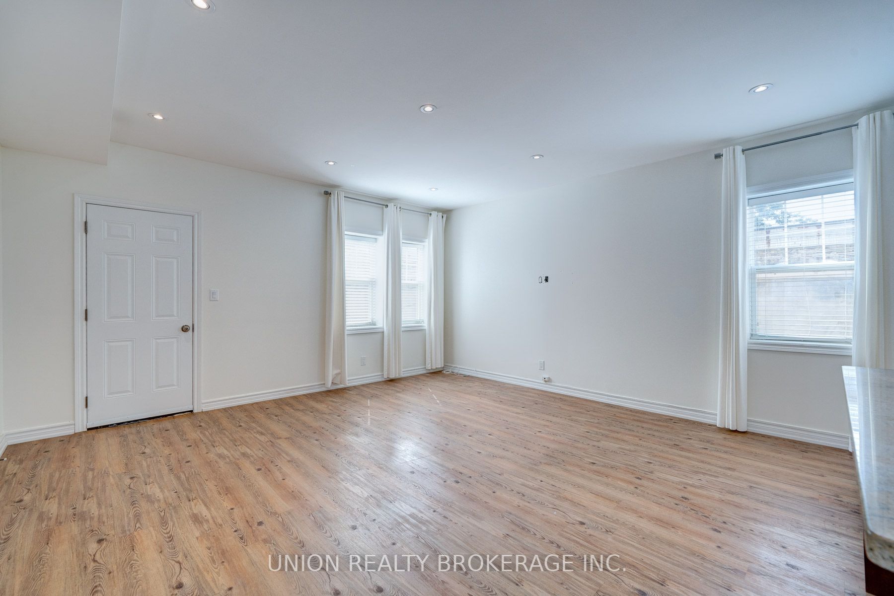 85 Beech Ave Property Photo 6