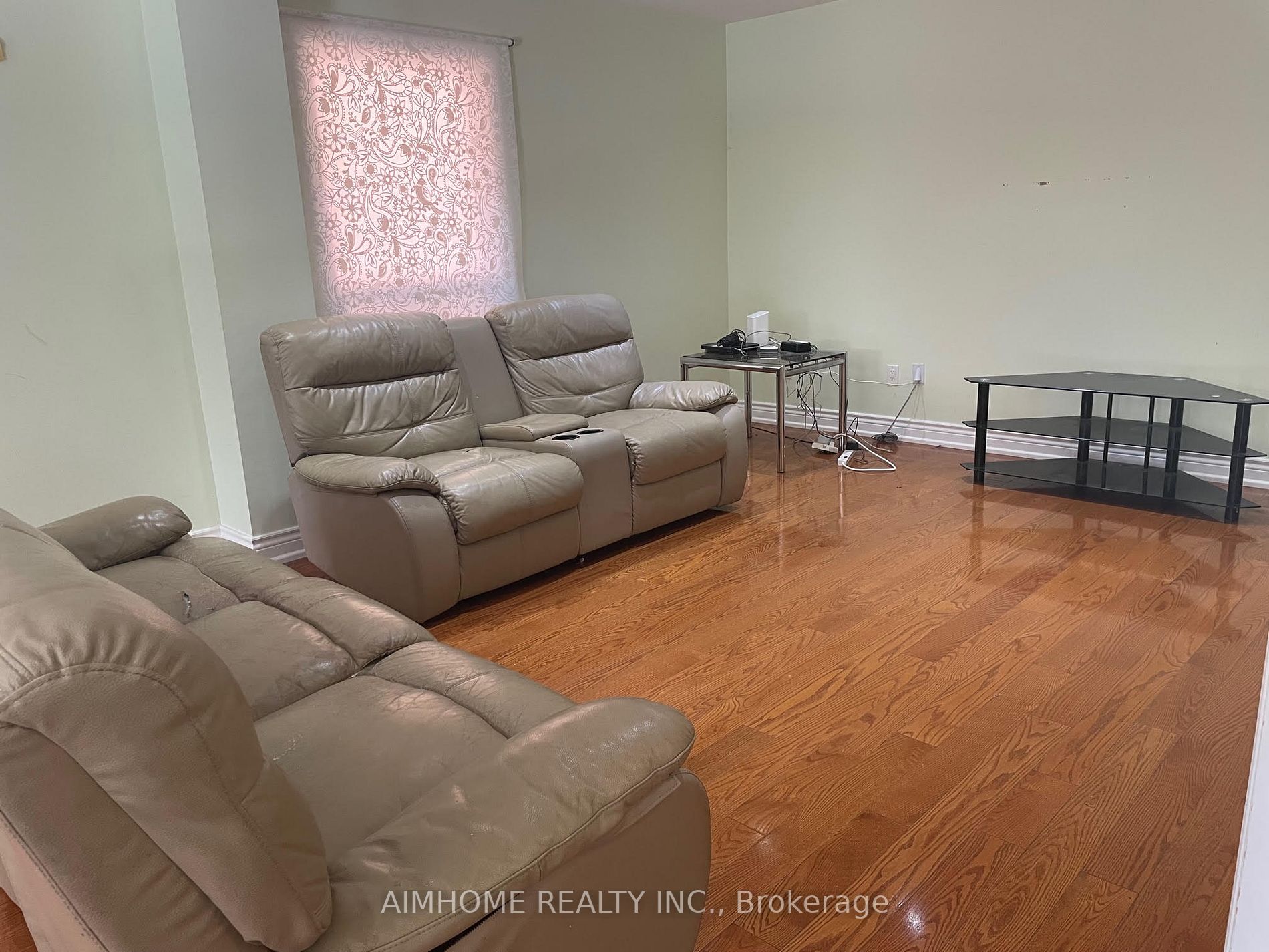 47 Hillfarm Dr Property Photo 5