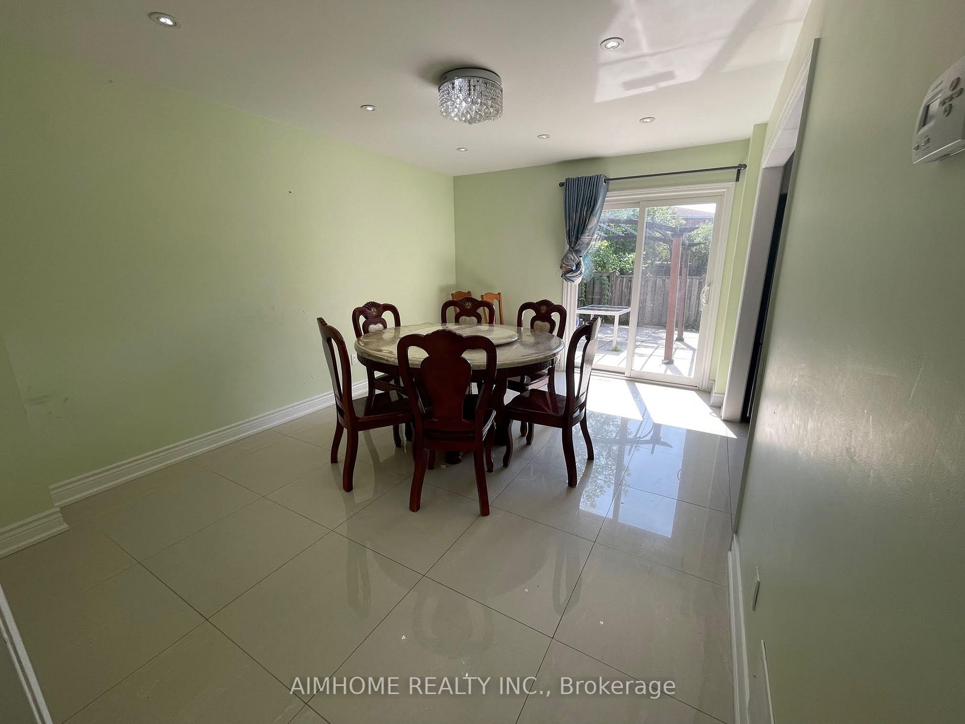 47 Hillfarm Dr Property Photo 8