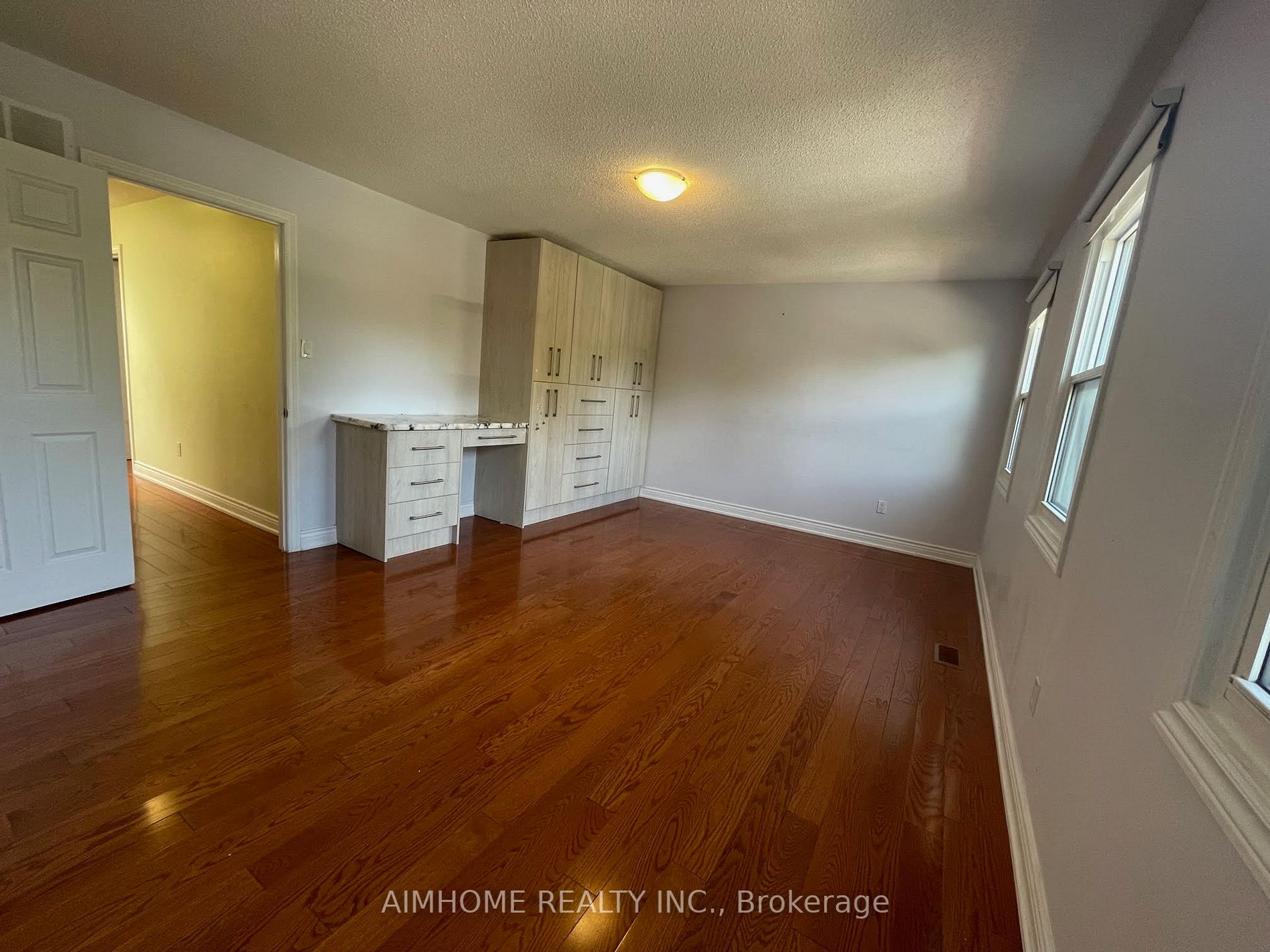 47 Hillfarm Dr Property Photo 12