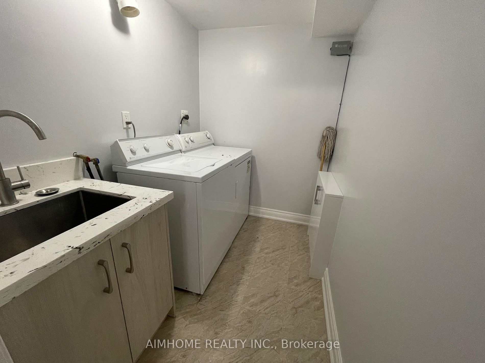 47 Hillfarm Dr Property Photo 23