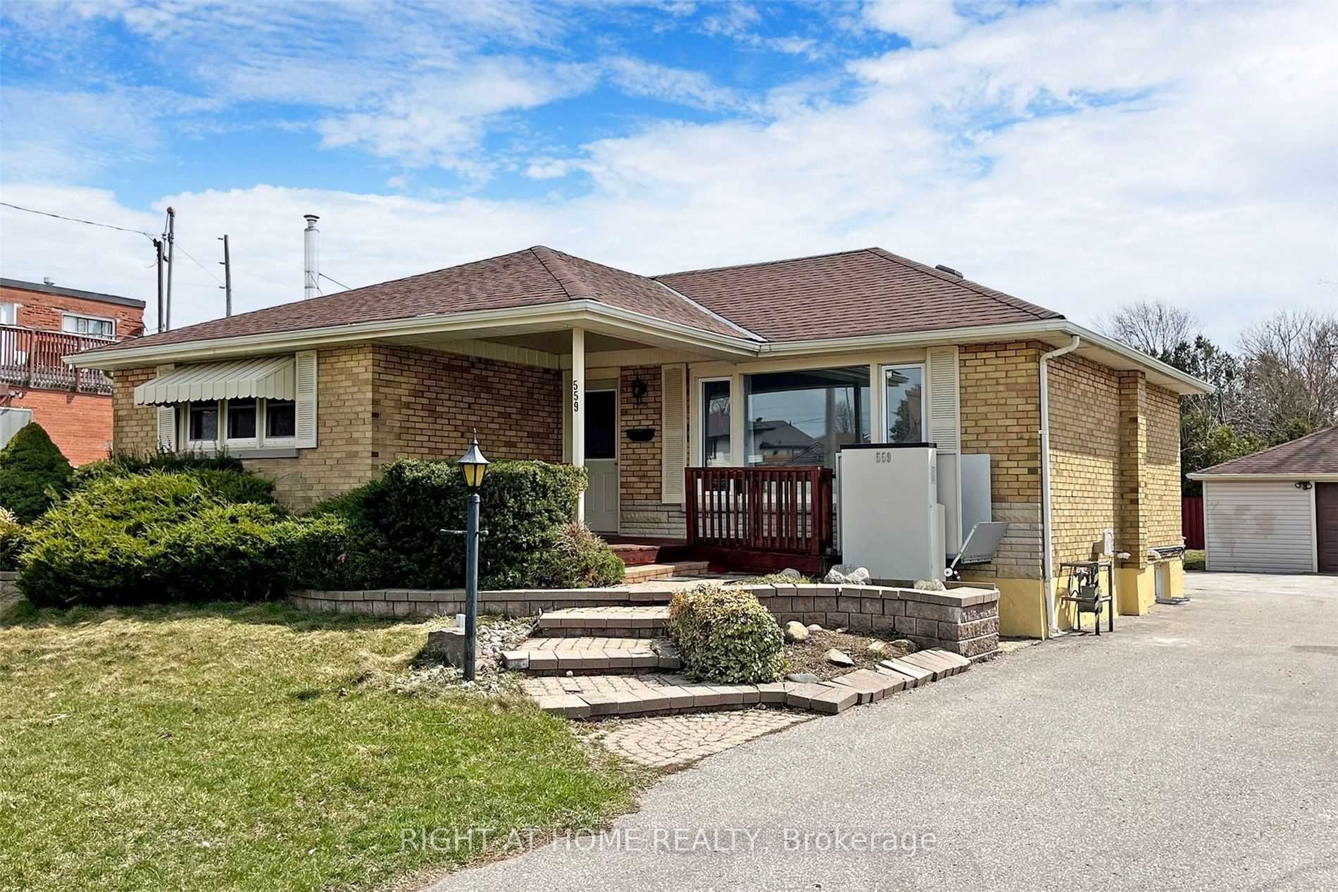 559 Ridgeway Ave Property Photo 1
