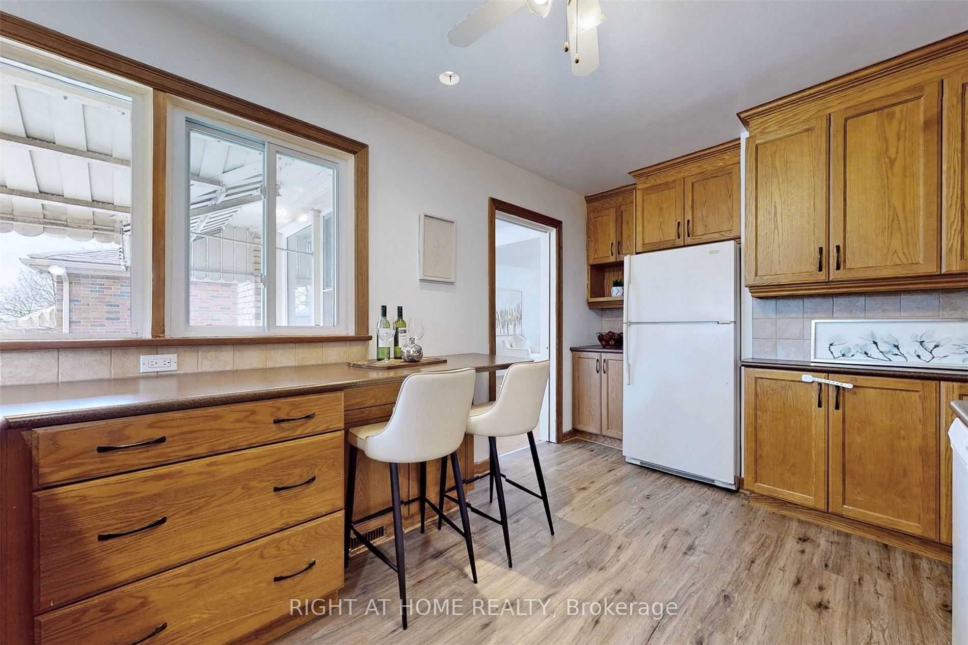 559 Ridgeway Ave Property Photo 13