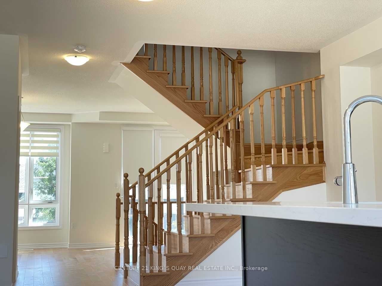 280 Carnwith Dr E Property Photo 7