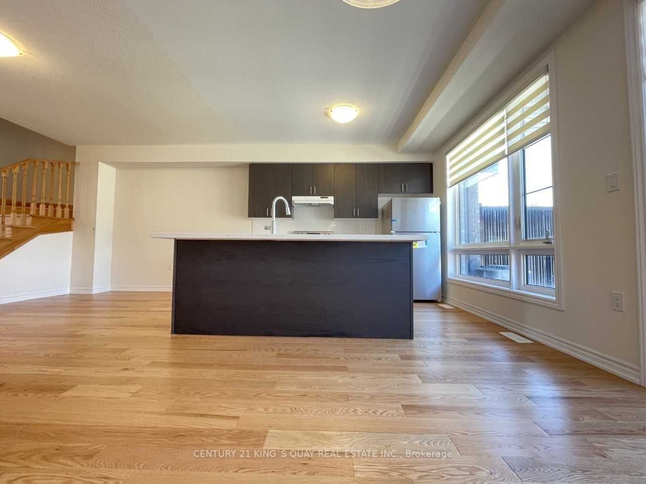 280 Carnwith Dr E Property Photo 8