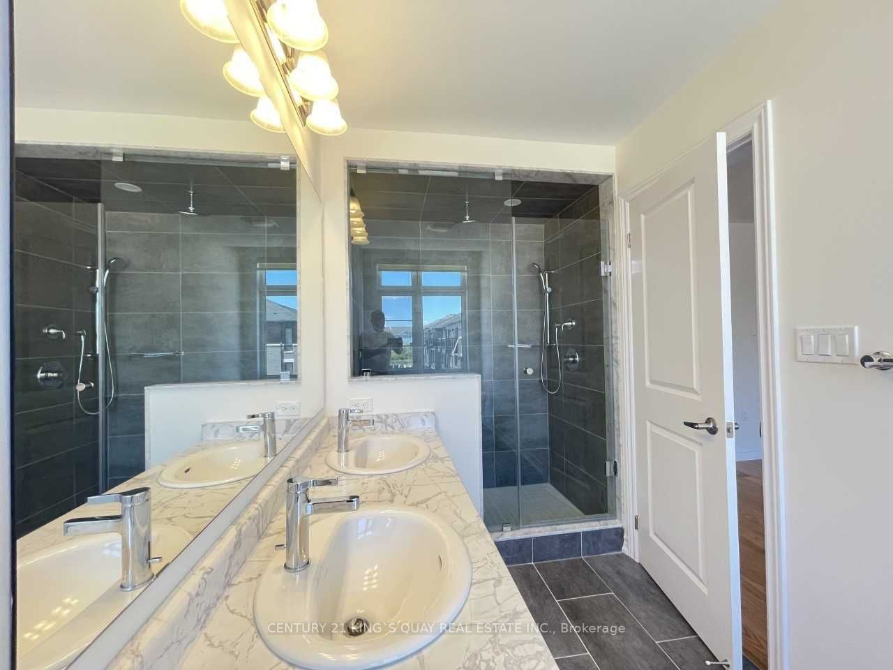 280 Carnwith Dr E Property Photo 12