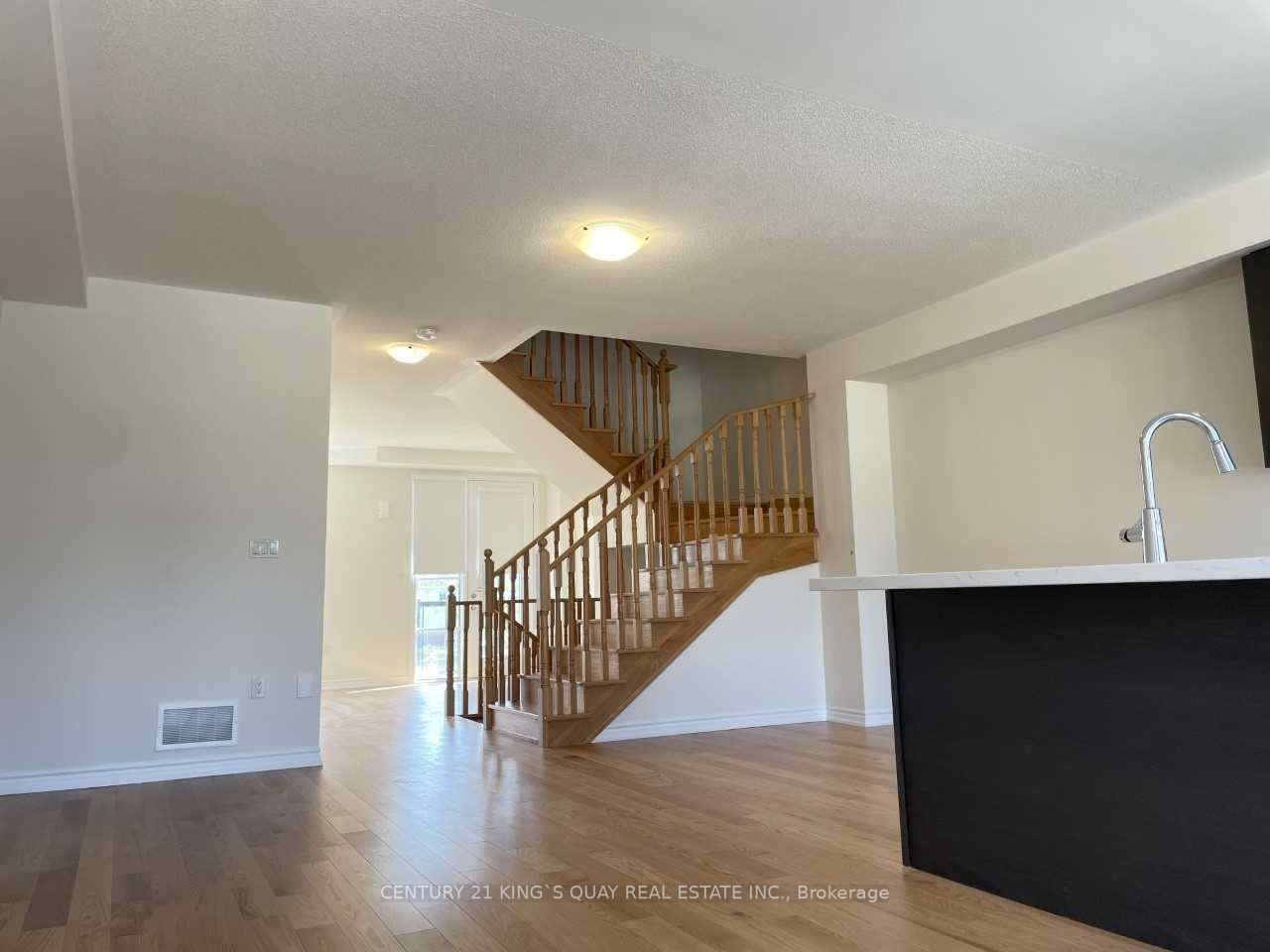 280 Carnwith Dr E Property Photo 14