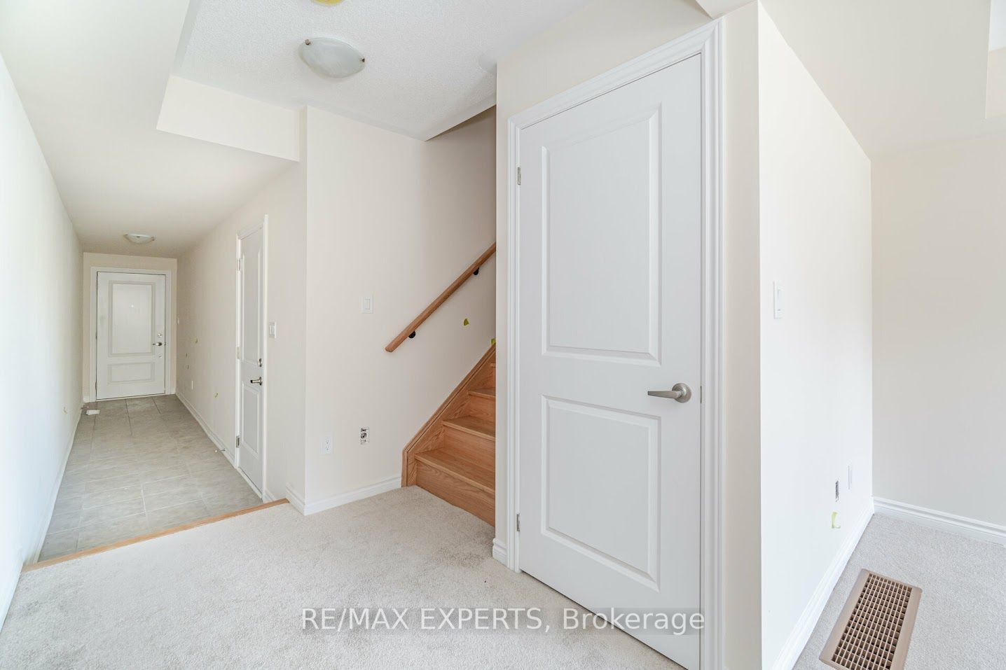 402 Okanagan Path Property Photo 3