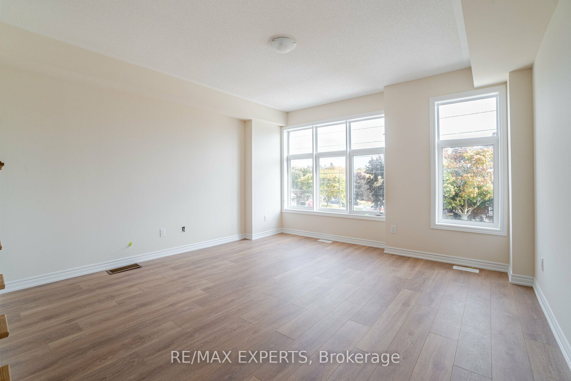 402 Okanagan Path Property Photo 7