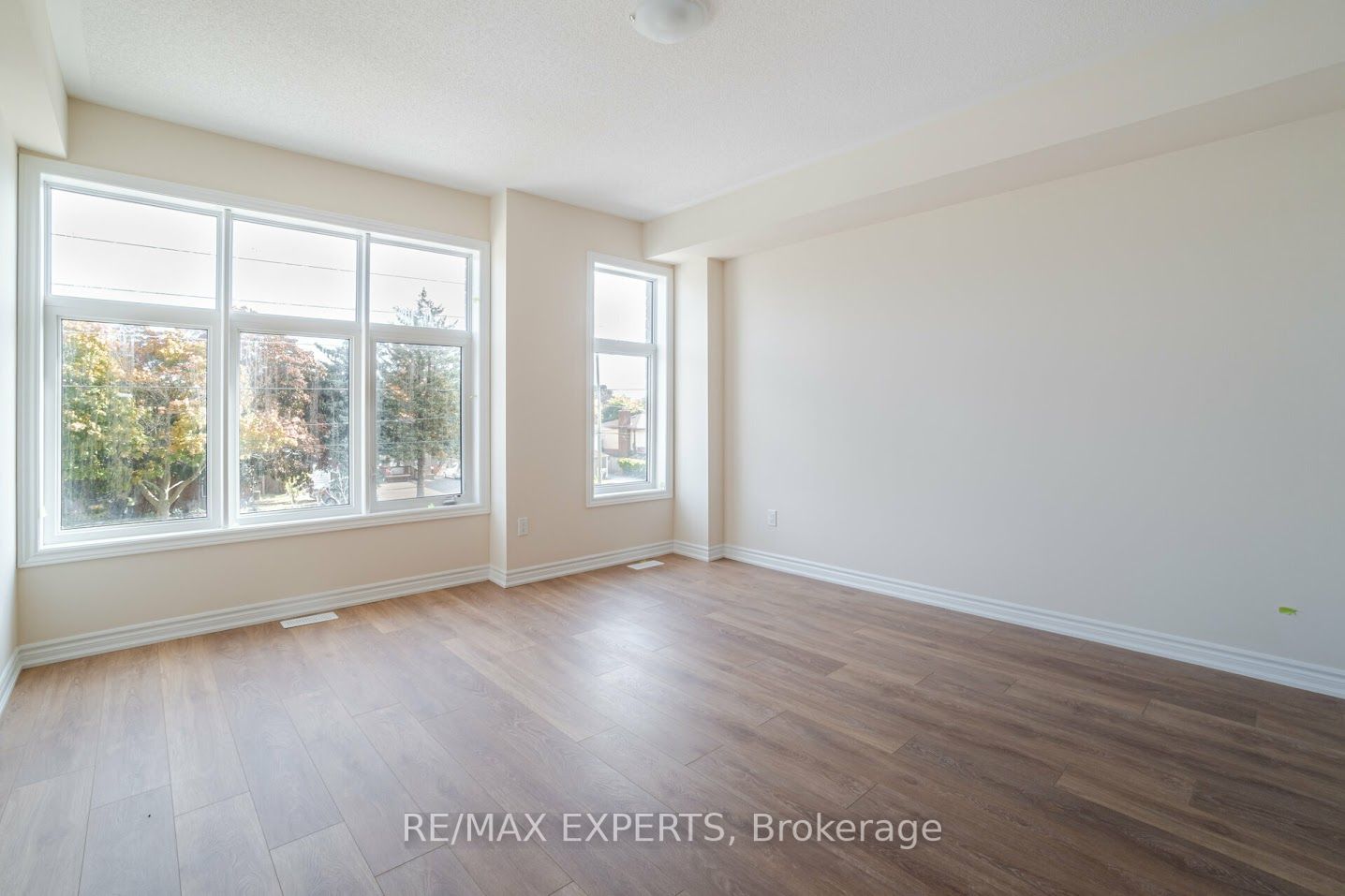 402 Okanagan Path Property Photo 8