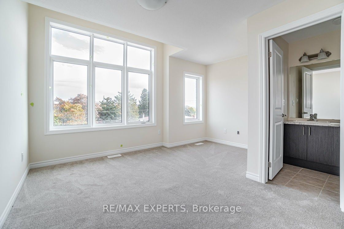 402 Okanagan Path Property Photo 12