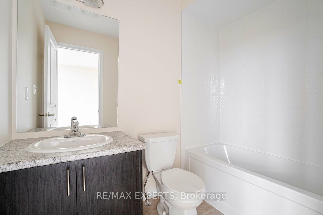 402 Okanagan Path Property Photo 13