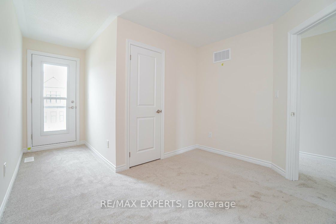 402 Okanagan Path Property Photo 14