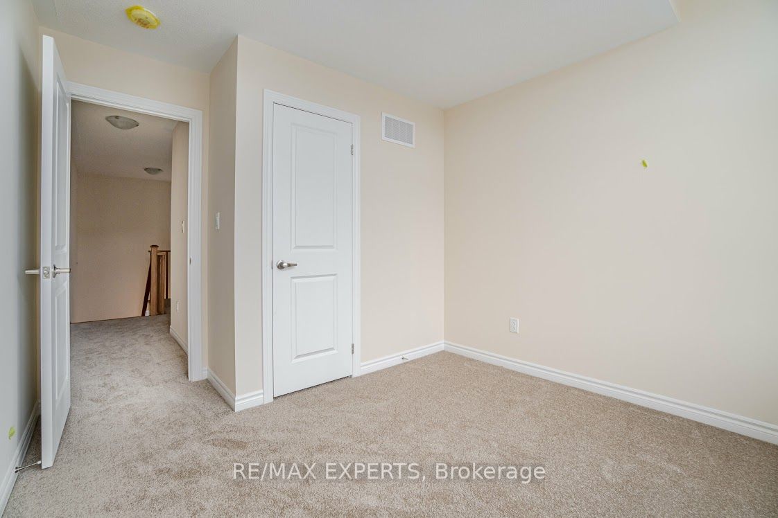 402 Okanagan Path Property Photo 16