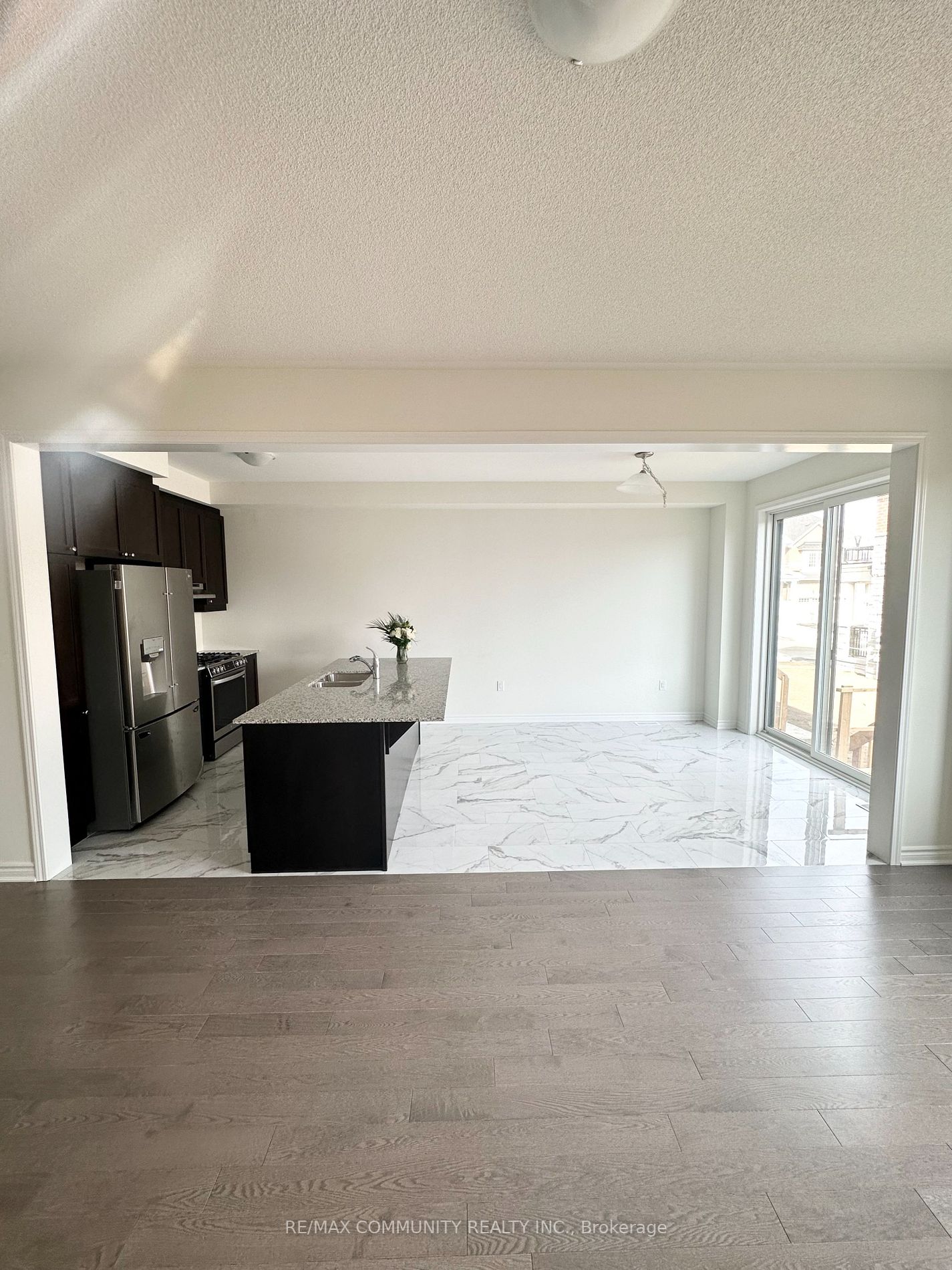 3023 Hollyberry Trl Property Photo 5