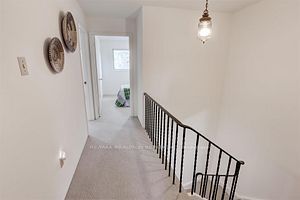91 Lamoreaux Dr Property Photo 14