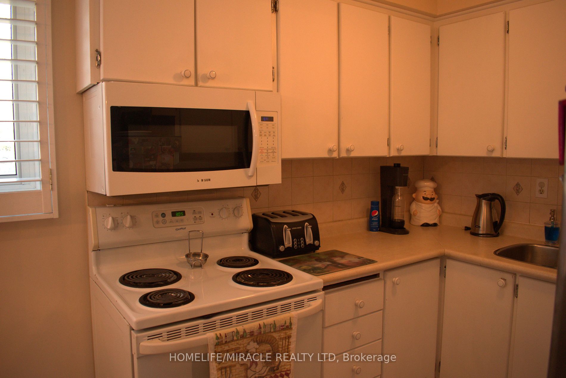 1945 Denmar Rd N 9 Property Photo 8