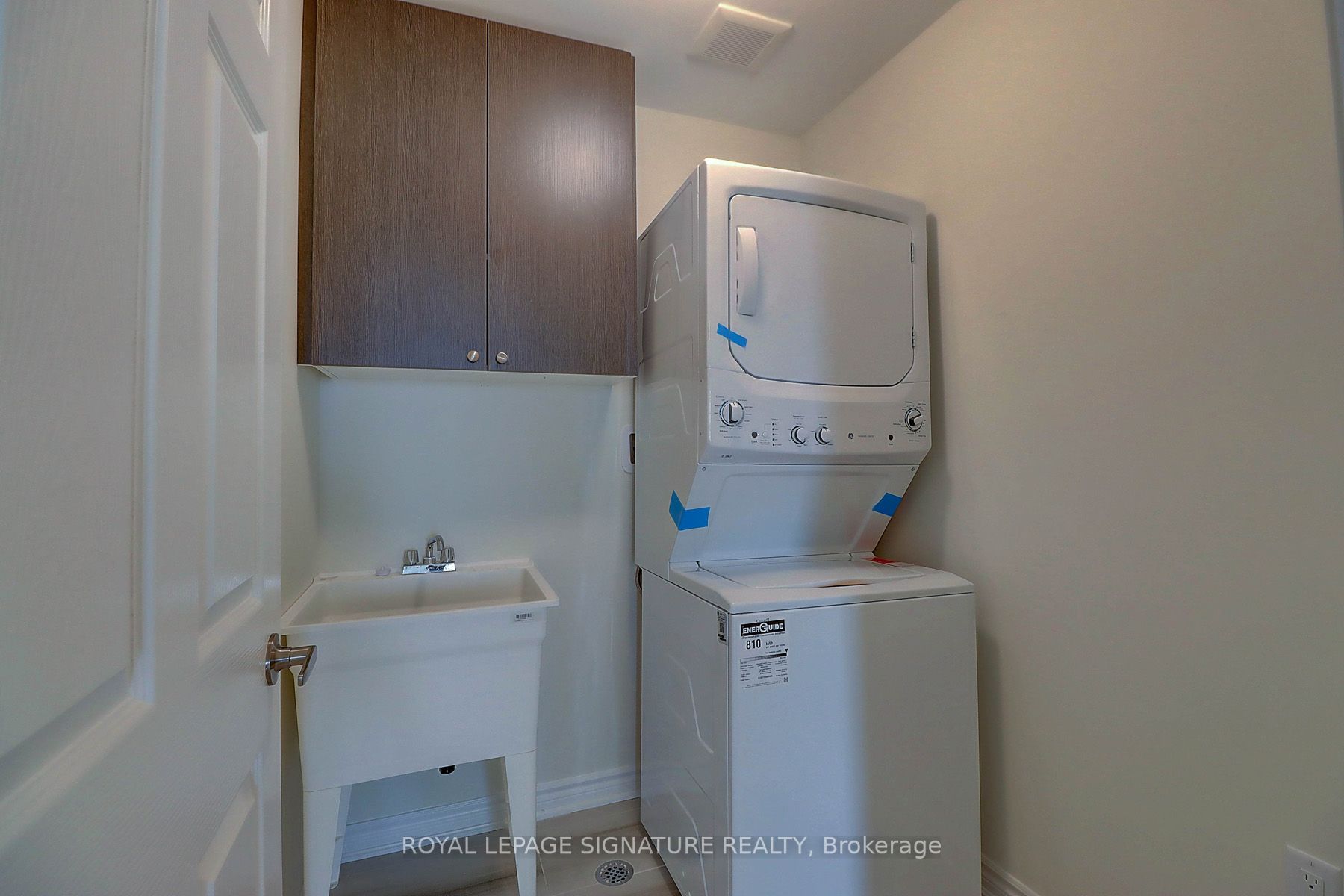 3229 Chimney Swift Cres Property Photo 17