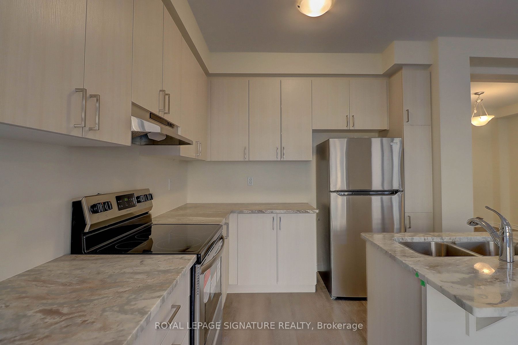 3229 Chimney Swift Cres Property Photo 24