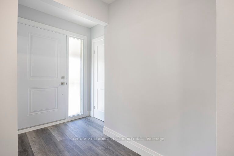 121 Hiscock Blvd Property Photo 13