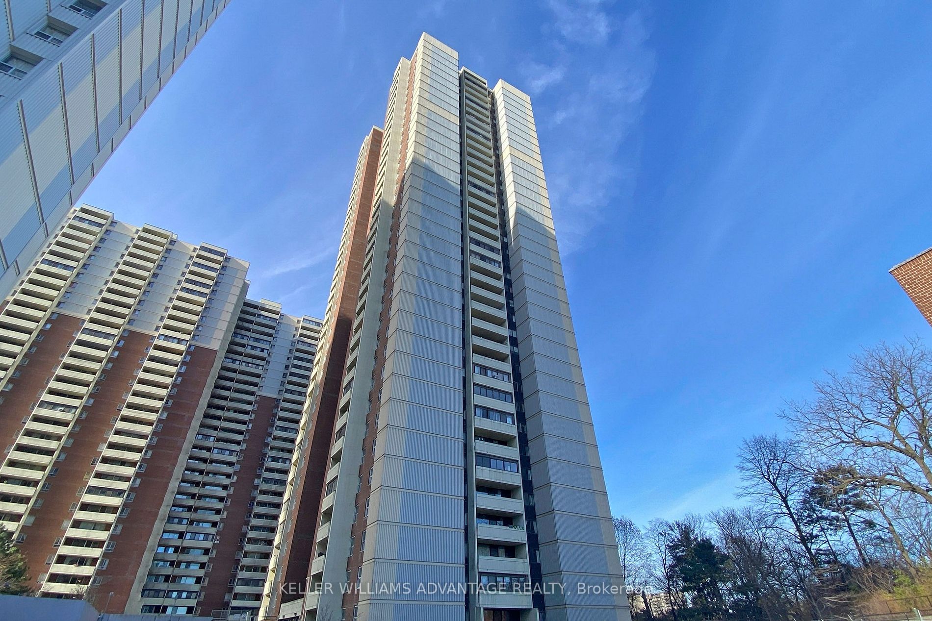 3 Massey Sq 8 Property Photo 1