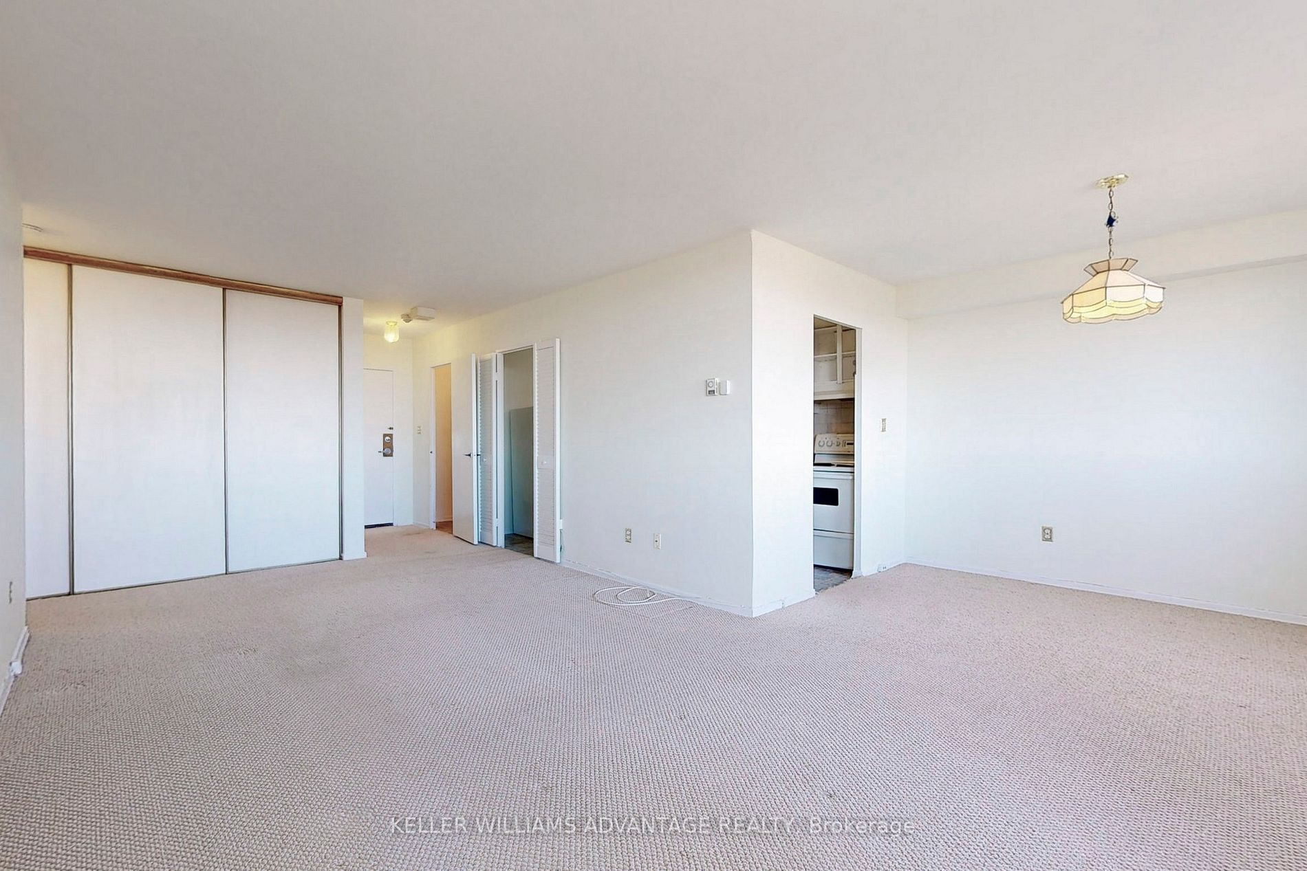 3 Massey Sq 8 Property Photo 7