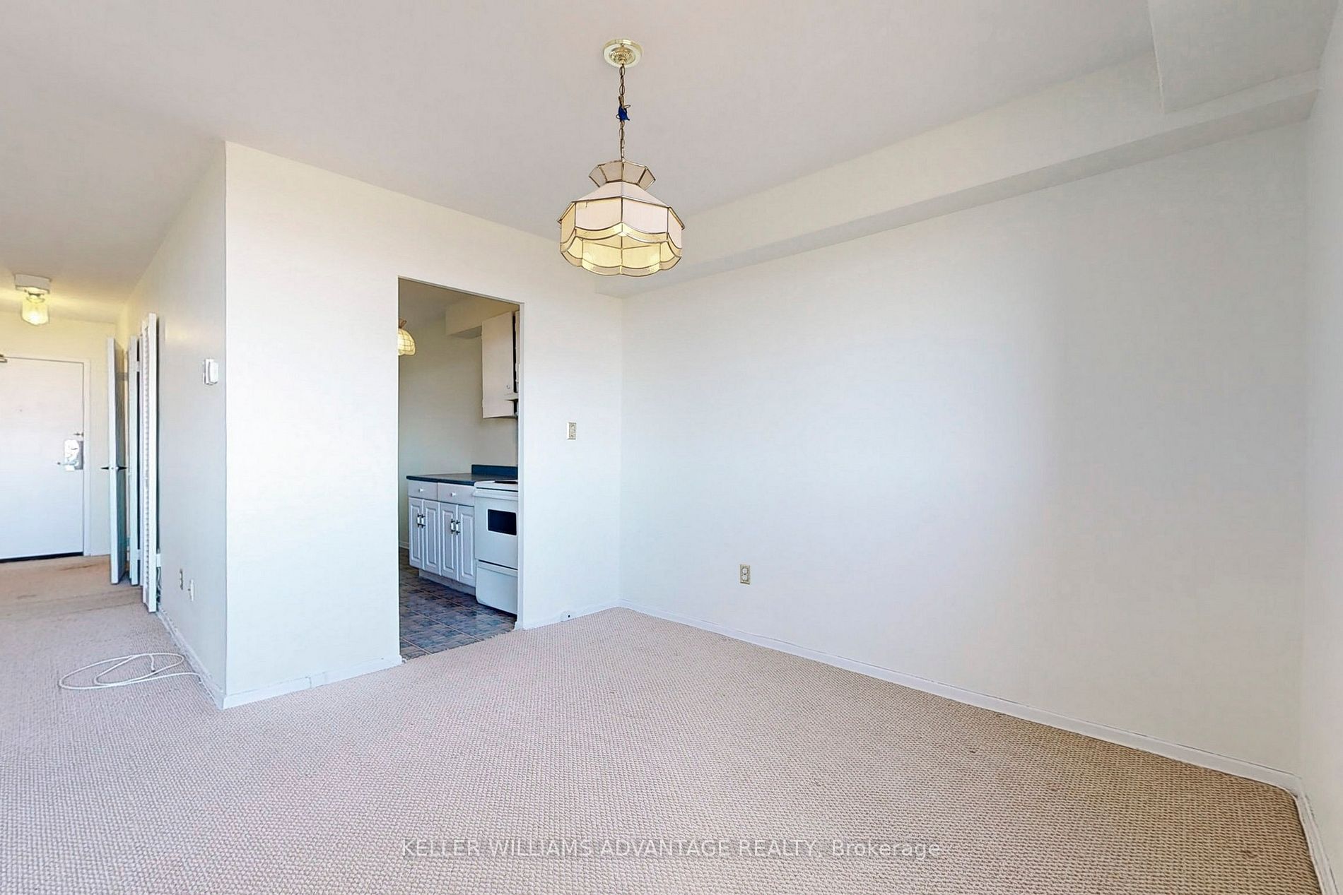 3 Massey Sq 8 Property Photo 11