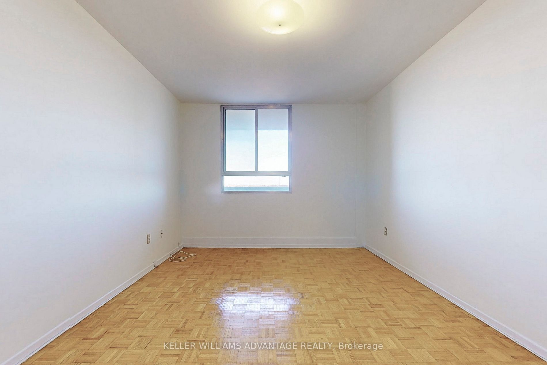 3 Massey Sq 8 Property Photo 16
