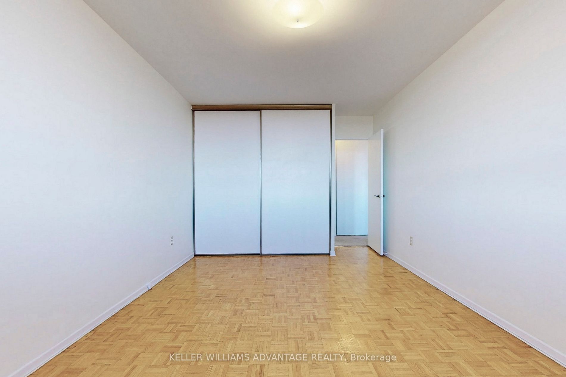 3 Massey Sq 8 Property Photo 17
