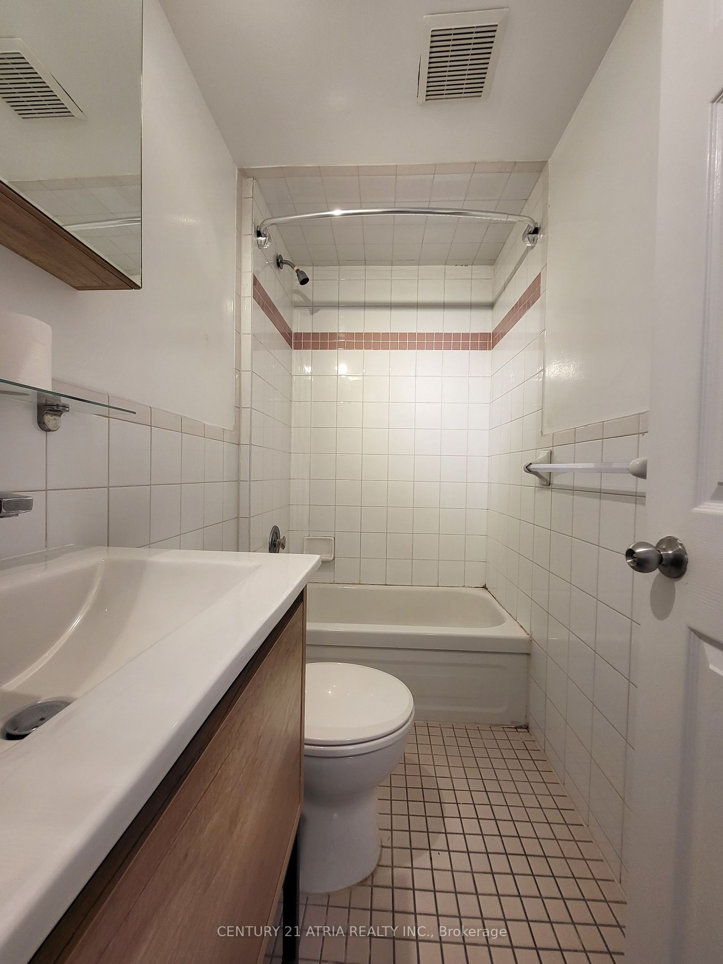 26 Mountstephen St Property Photo 9