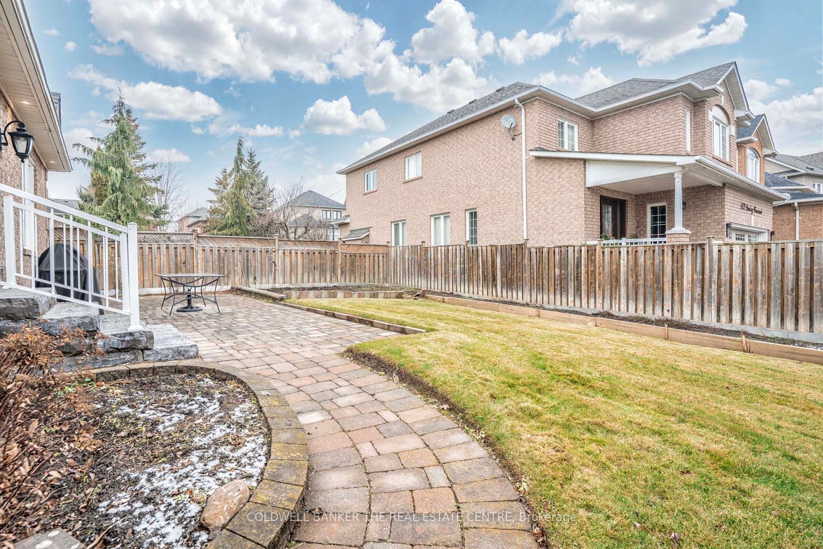 174 Dooley Cres N Property Photo 20