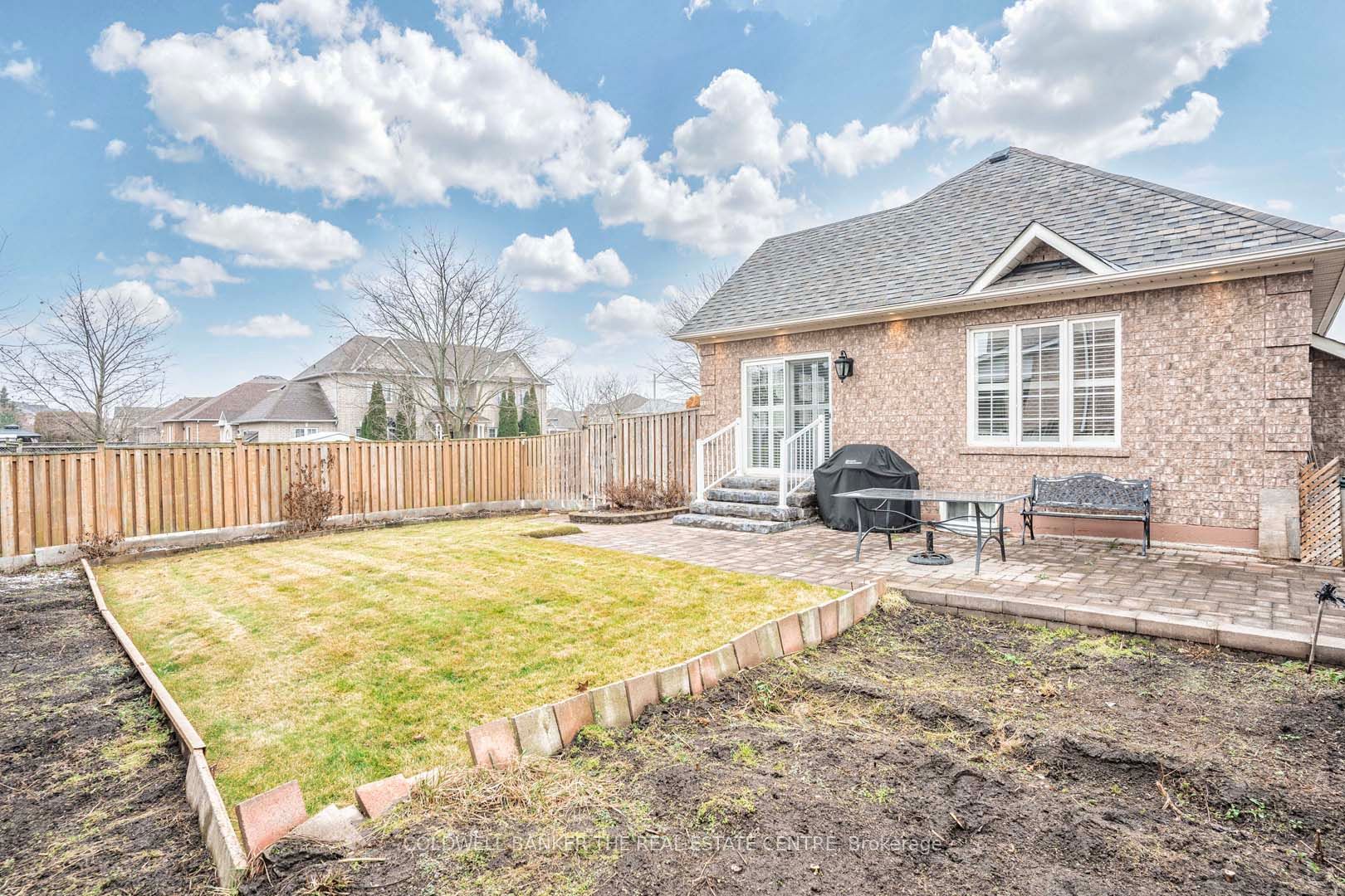 174 Dooley Cres N Property Photo 23