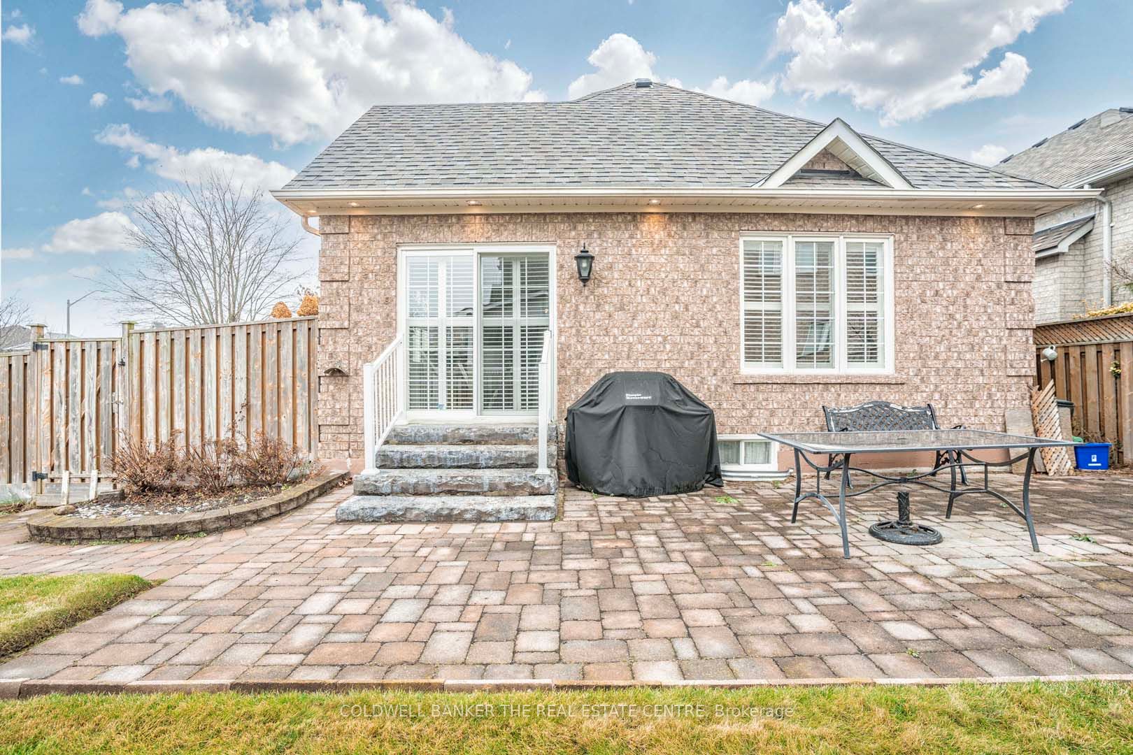 174 Dooley Cres N Property Photo 24