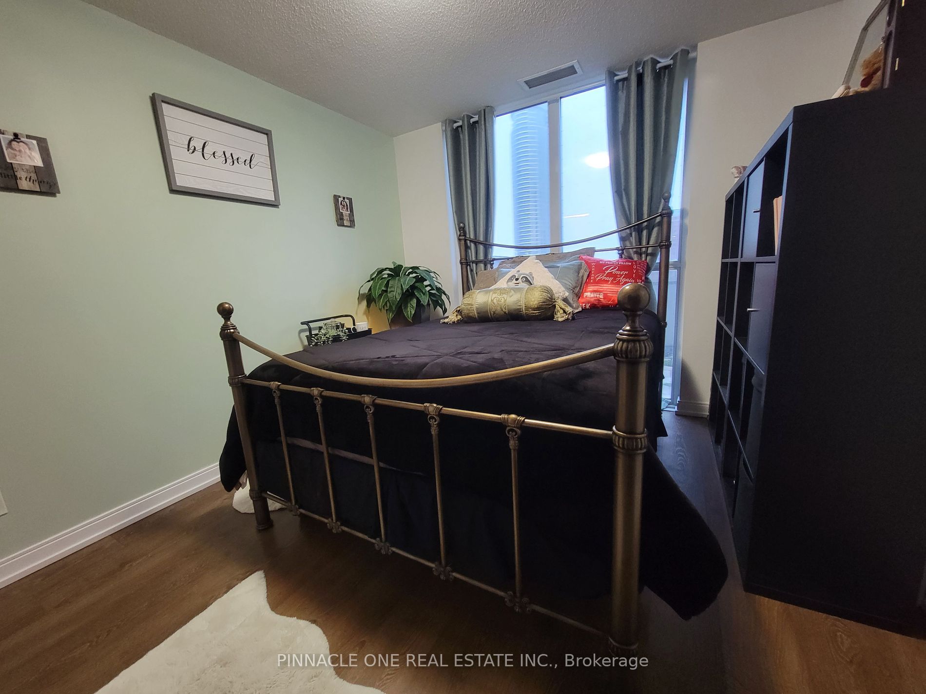 275 Village Green Sq 8 Property Photo 12