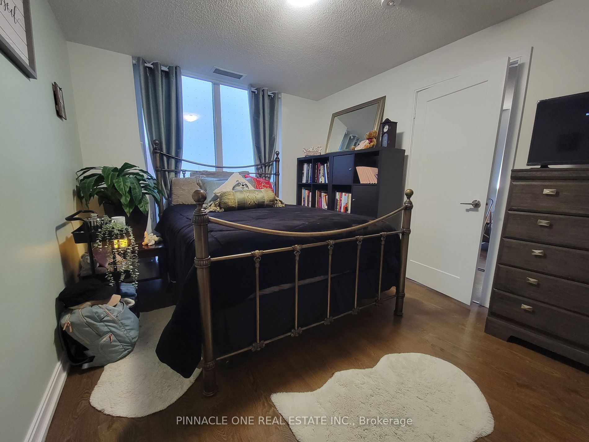 275 Village Green Sq 8 Property Photo 13