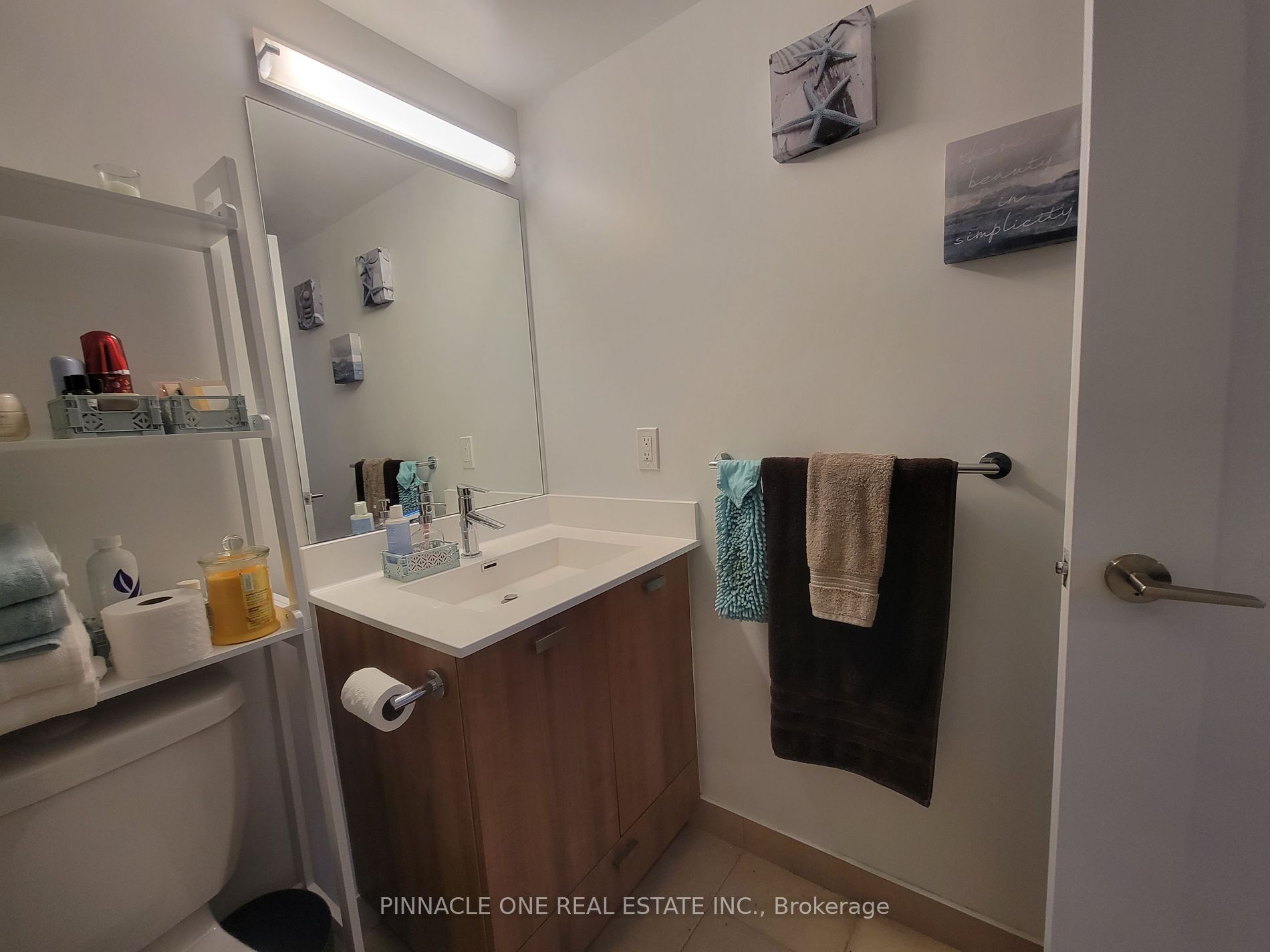 275 Village Green Sq 8 Property Photo 16
